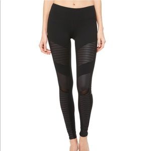 Alo Yoga Moto Legging
